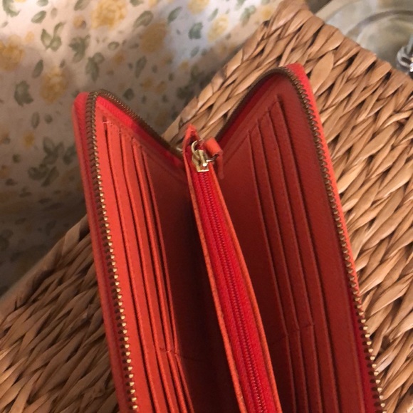 Ivanka Trump Large Zip Wallet - Picture 4 of 9